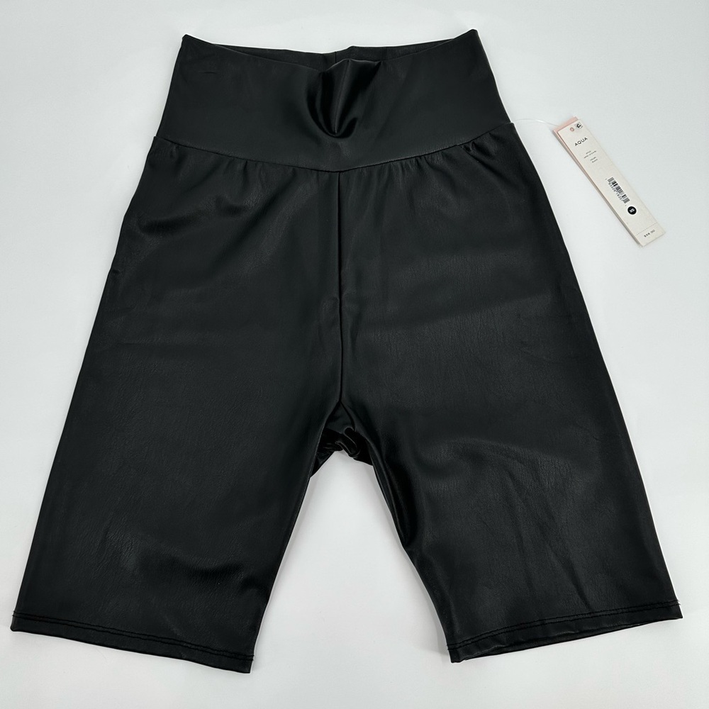 Aqua NWT Black High-Waisted Faux Leather Pleated Slip On Shorts Women’s Size XS